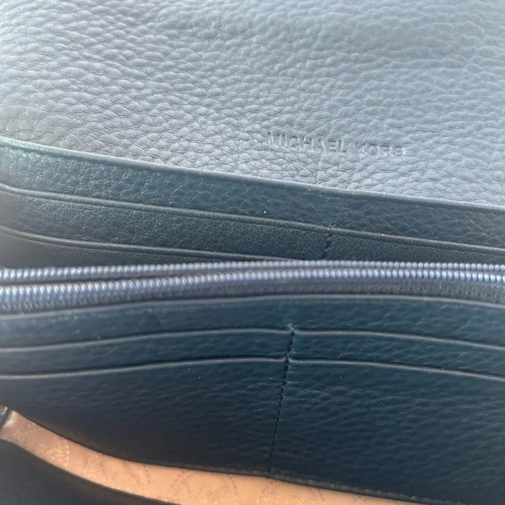 Michael Kors NWOT Fulton  Navy Pebble Leather Wallet